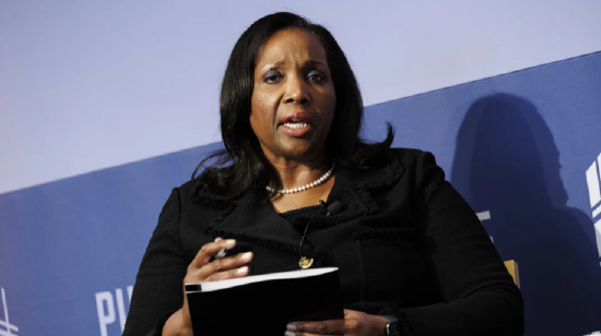 网上实盘合法配资平台公布 美联储理事莉萨・库克起诉特朗普，阻止其被解雇